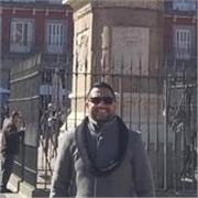 Doy clases de Java, Python, Javascript, GO y SQL, desarrollo de aplicaciones web y construcción de APIS con SpringBoot y Maven